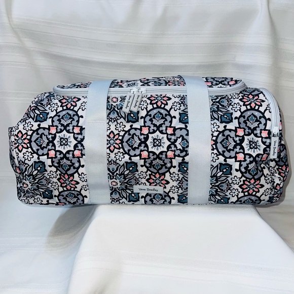 Vera Bradley Bag Lighten Up Active Duffel Travel Bag NWOT Lisbon Medallion - Picture 1 of 11